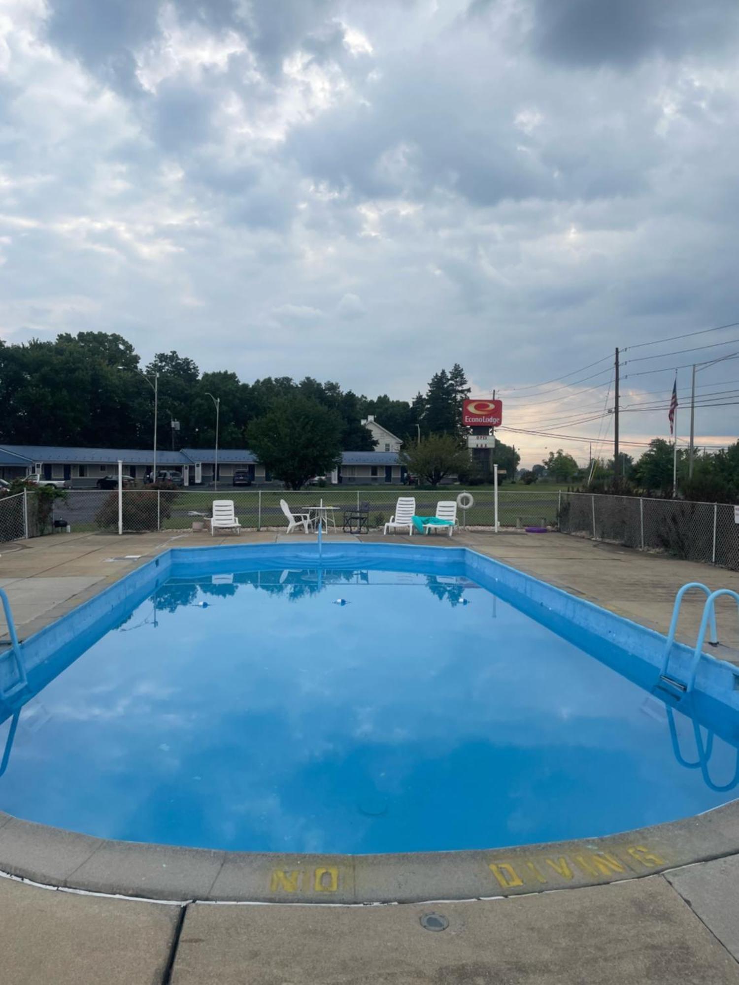 Econo Lodge Mechanicsburg Exterior photo